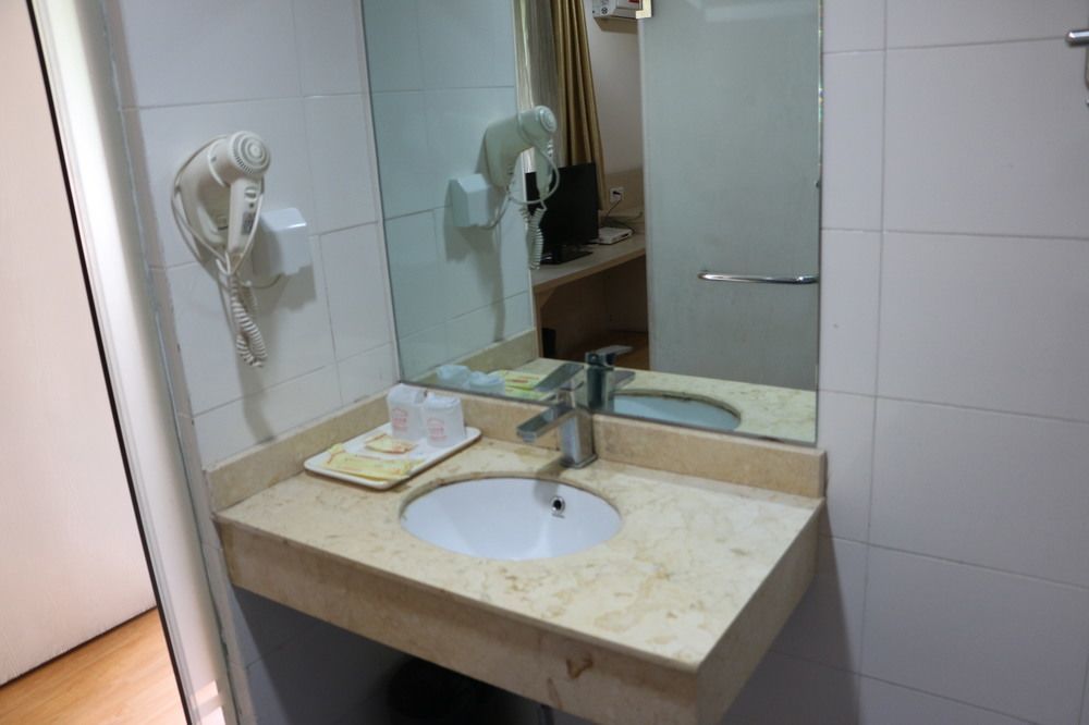 Yixin Business Hotel Kanton Exterior foto